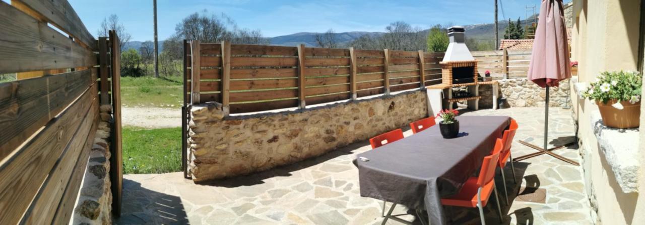 Casitas Pinilla Del Valle Esterno foto