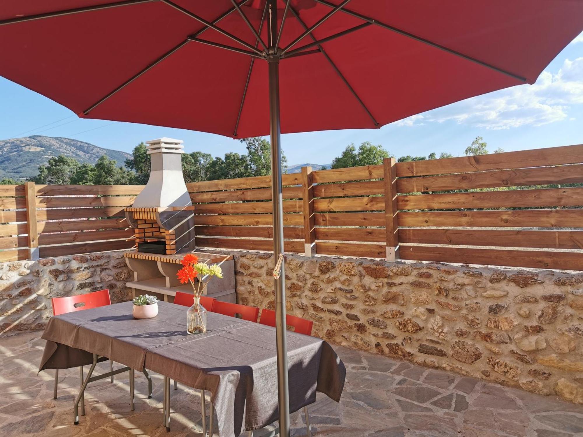 Casitas Pinilla Del Valle Esterno foto